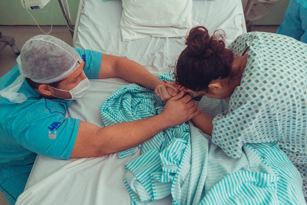 iluminare obstare parto normal hospital aliança natural humanizado adriana monteiro rodrigo lemos salvador doula nascimento senhoritas fotografia foto fotografa 