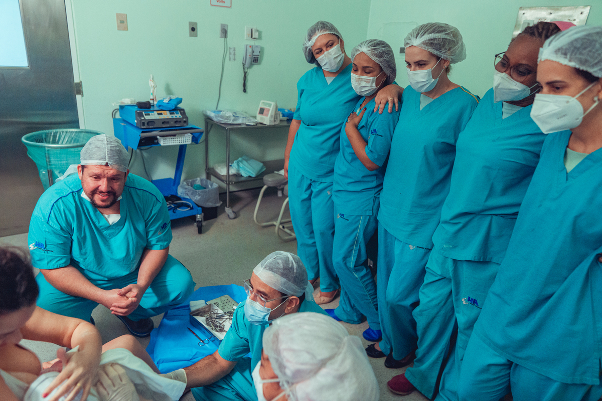 iluminare obstare parto normal hospital aliança natural humanizado adriana monteiro rodrigo lemos salvador doula nascimento senhoritas fotografia foto fotografa 