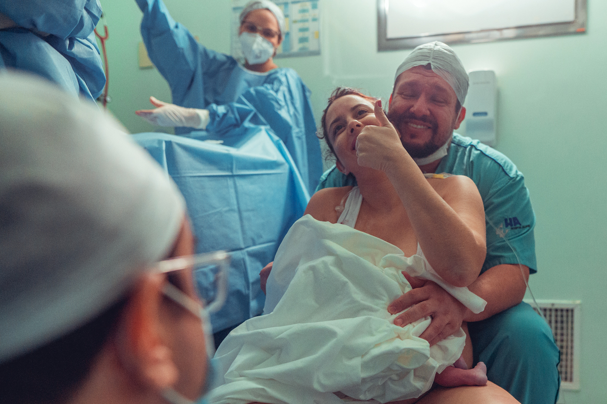 iluminare obstare parto normal hospital aliança natural humanizado adriana monteiro rodrigo lemos salvador doula nascimento senhoritas fotografia foto fotografa 