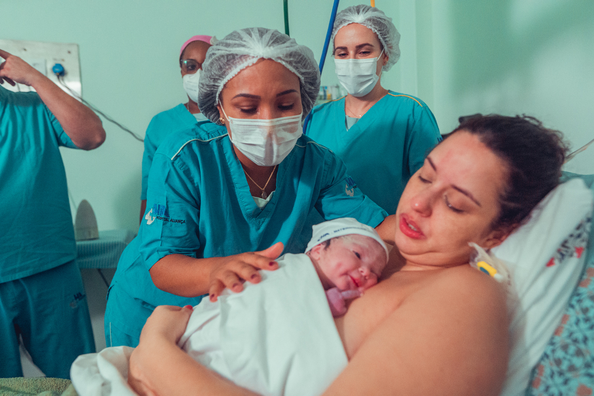 iluminare obstare parto normal hospital aliança natural humanizado adriana monteiro rodrigo lemos salvador doula nascimento senhoritas fotografia foto fotografa 