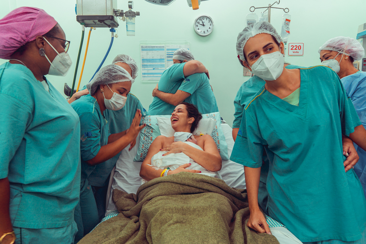 iluminare obstare parto normal hospital aliança natural humanizado adriana monteiro rodrigo lemos salvador doula nascimento senhoritas fotografia foto fotografa 