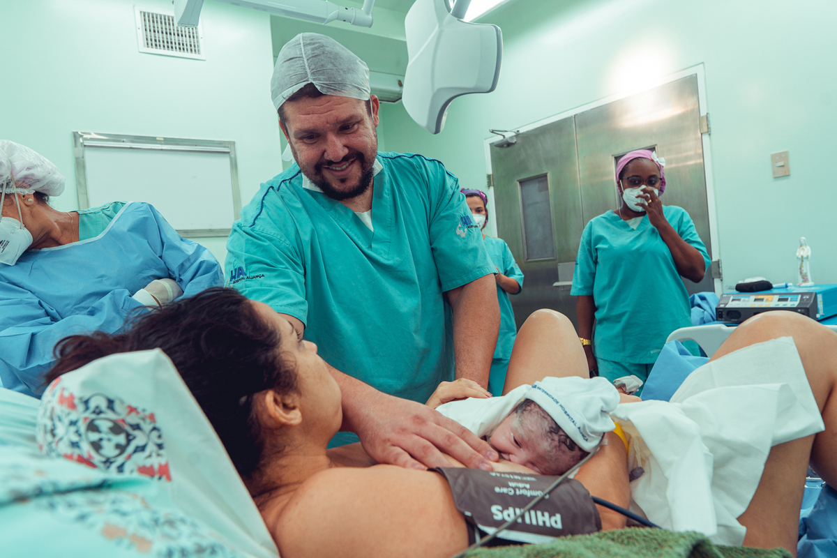 iluminare obstare parto normal hospital aliança natural humanizado adriana monteiro rodrigo lemos salvador doula nascimento senhoritas fotografia foto fotografa 
