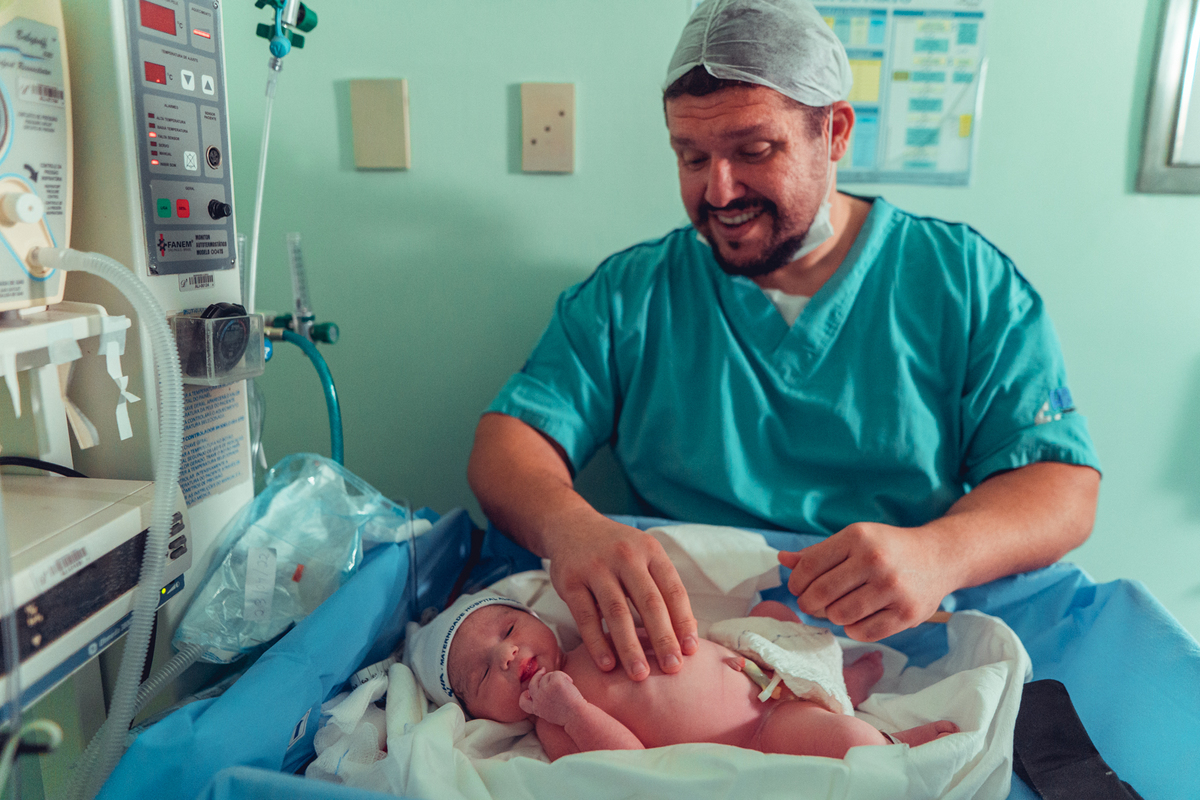iluminare obstare parto normal hospital aliança natural humanizado adriana monteiro rodrigo lemos salvador doula nascimento senhoritas fotografia foto fotografa 
