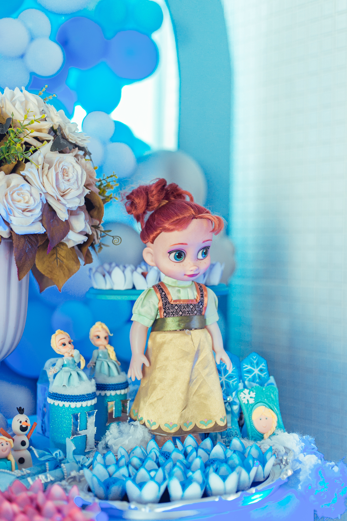 Senhoritas Fotografia aniversário festa infantil criança decoração bolo frozen elsa anna gelo olaf Salvador Bahia Lara 04 anos