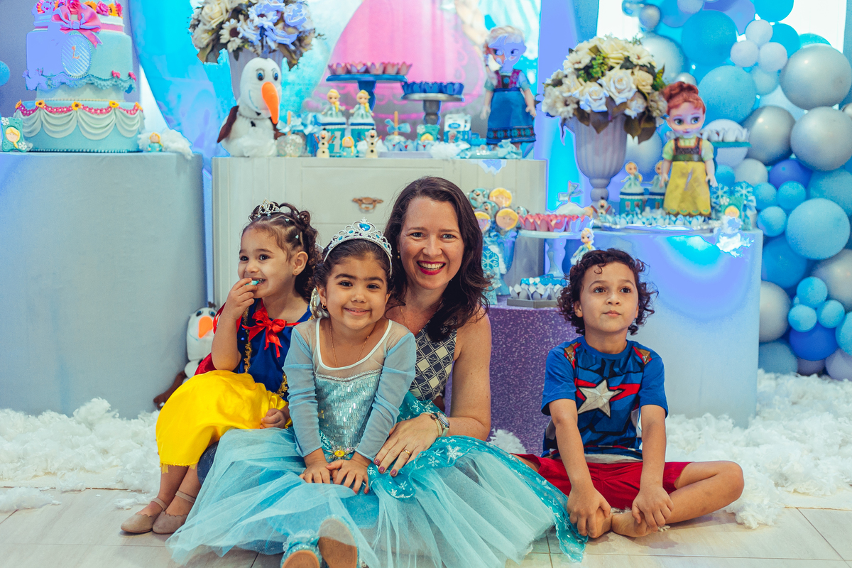 Senhoritas Fotografia aniversário festa infantil criança decoração bolo frozen elsa anna gelo olaf Salvador Bahia Lara 04 anos