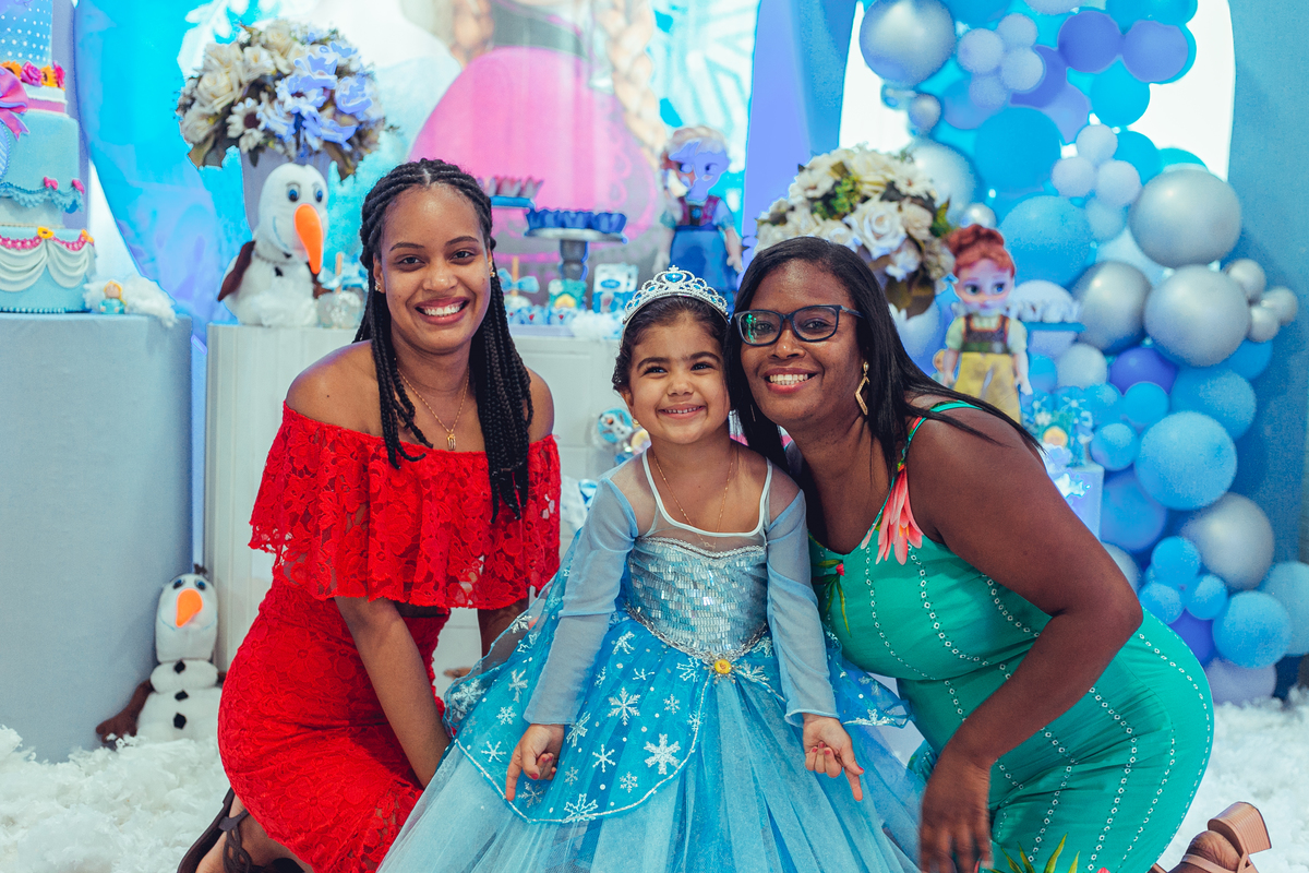 Senhoritas Fotografia aniversário festa infantil criança decoração bolo frozen elsa anna gelo olaf Salvador Bahia Lara 04 anos