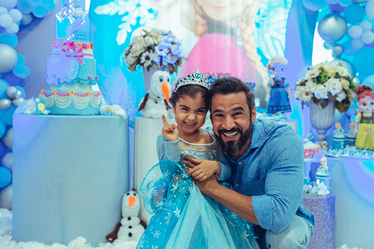 Senhoritas Fotografia aniversário festa infantil criança decoração bolo frozen elsa anna gelo olaf Salvador Bahia Lara 04 anos