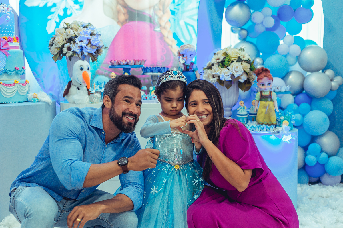 Senhoritas Fotografia aniversário festa infantil criança decoração bolo frozen elsa anna gelo olaf Salvador Bahia Lara 04 anos