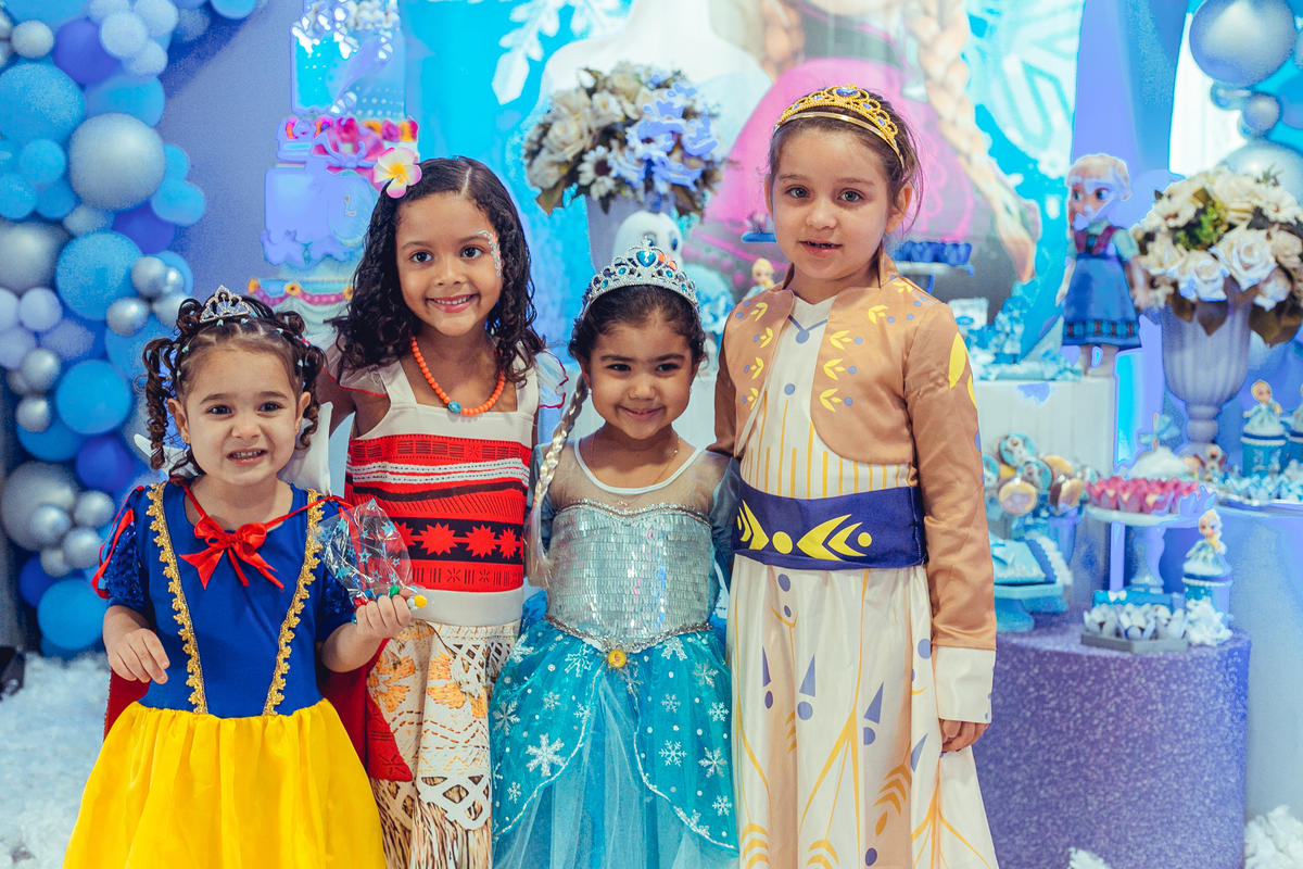 Senhoritas Fotografia aniversário festa infantil criança decoração bolo frozen elsa anna gelo olaf Salvador Bahia Lara 04 anos