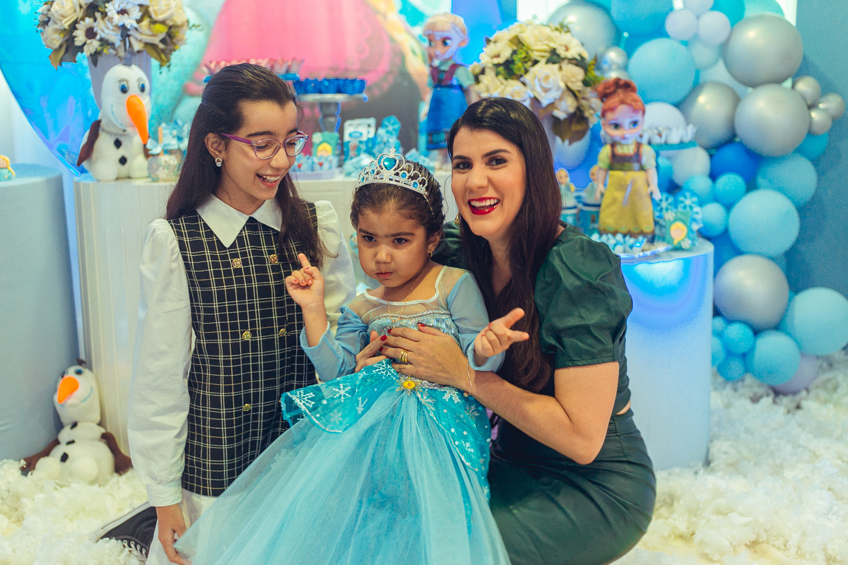 Senhoritas Fotografia aniversário festa infantil criança decoração bolo frozen elsa anna gelo olaf Salvador Bahia Lara 04 anos