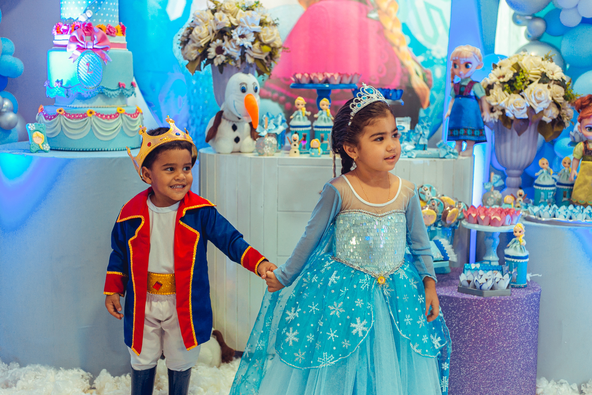 Senhoritas Fotografia aniversário festa infantil criança decoração bolo frozen elsa anna gelo olaf Salvador Bahia Lara 04 anos