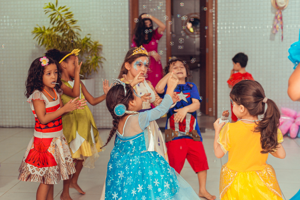 Senhoritas Fotografia aniversário festa infantil criança decoração bolo frozen elsa anna gelo olaf Salvador Bahia Lara 04 anos