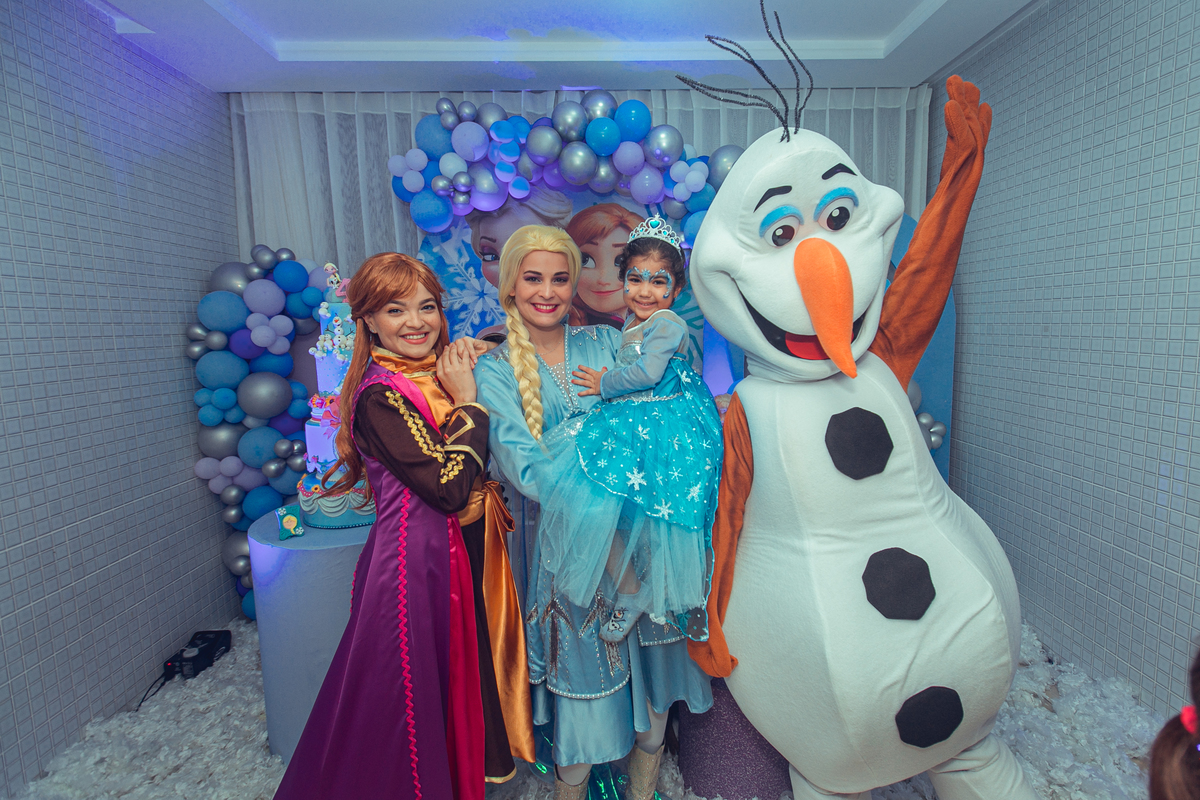 Senhoritas Fotografia aniversário festa infantil criança decoração bolo frozen elsa anna gelo olaf Salvador Bahia Lara 04 anos