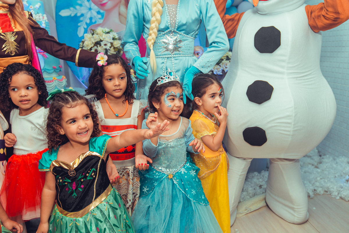 Senhoritas Fotografia aniversário festa infantil criança decoração bolo frozen elsa anna gelo olaf Salvador Bahia Lara 04 anos