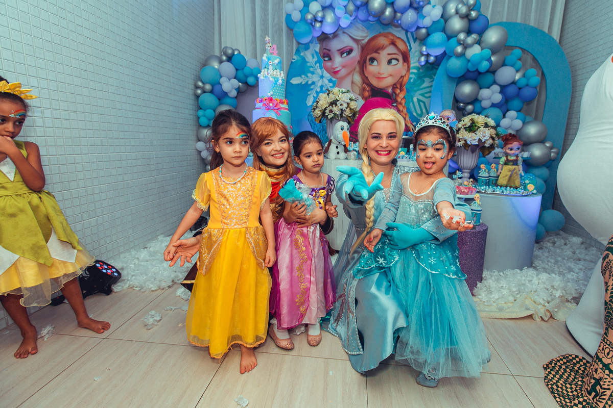 Senhoritas Fotografia aniversário festa infantil criança decoração bolo frozen elsa anna gelo olaf Salvador Bahia Lara 04 anos