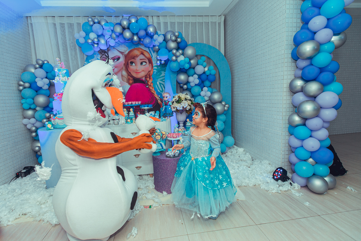 Senhoritas Fotografia aniversário festa infantil criança decoração bolo frozen elsa anna gelo olaf Salvador Bahia Lara 04 anos