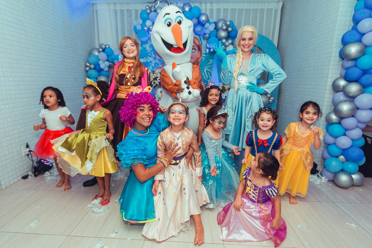 Senhoritas Fotografia aniversário festa infantil criança decoração bolo frozen elsa anna gelo olaf Salvador Bahia Lara 04 anos