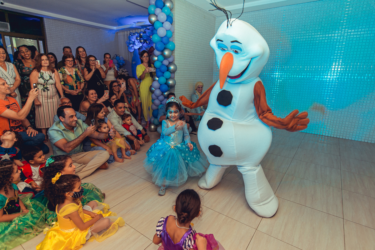 Senhoritas Fotografia aniversário festa infantil criança decoração bolo frozen elsa anna gelo olaf Salvador Bahia Lara 04 anos
