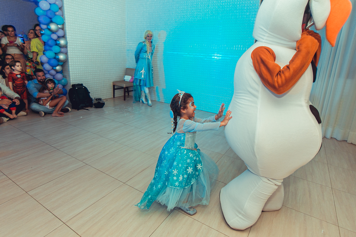 Senhoritas Fotografia aniversário festa infantil criança decoração bolo frozen elsa anna gelo olaf Salvador Bahia Lara 04 anos