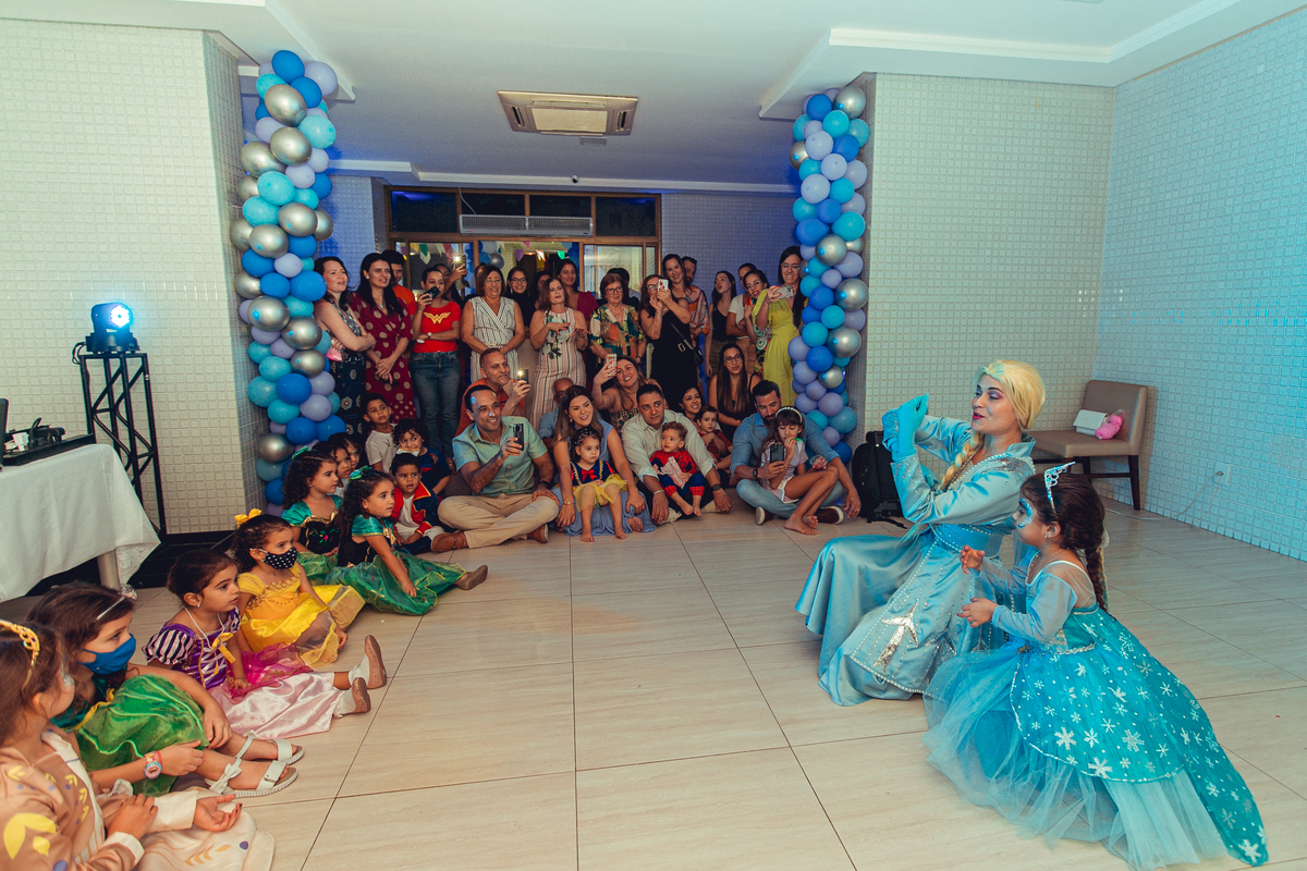 Senhoritas Fotografia aniversário festa infantil criança decoração bolo frozen elsa anna gelo olaf Salvador Bahia Lara 04 anos