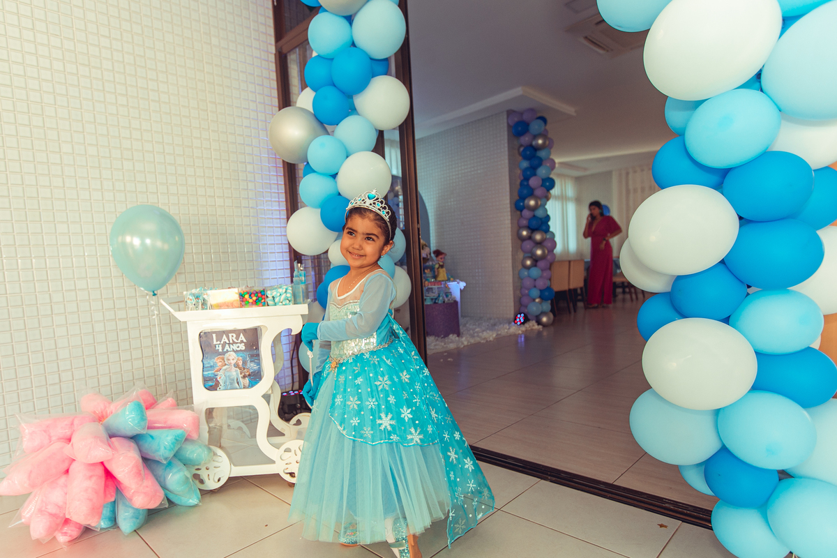 Senhoritas Fotografia aniversário festa infantil criança decoração bolo frozen elsa anna gelo olaf Salvador Bahia Lara 04 anos