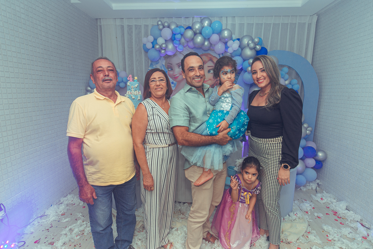 Senhoritas Fotografia aniversário festa infantil criança decoração bolo frozen elsa anna gelo olaf Salvador Bahia Lara 04 anos