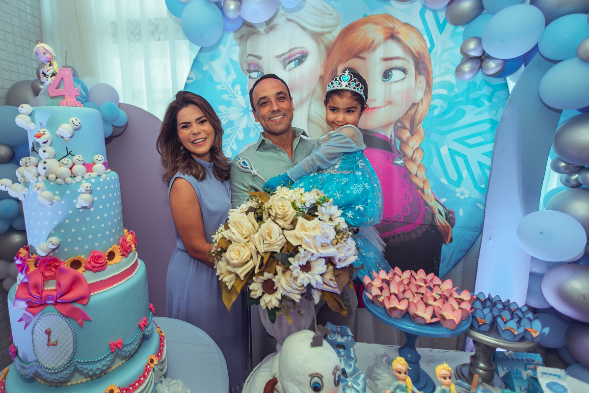 Senhoritas Fotografia aniversário festa infantil criança decoração bolo frozen elsa anna gelo olaf Salvador Bahia Lara 04 anos