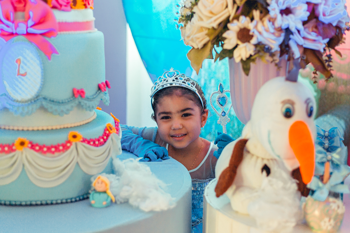 Senhoritas Fotografia aniversário festa infantil criança decoração bolo frozen elsa anna gelo olaf Salvador Bahia Lara 04 anos