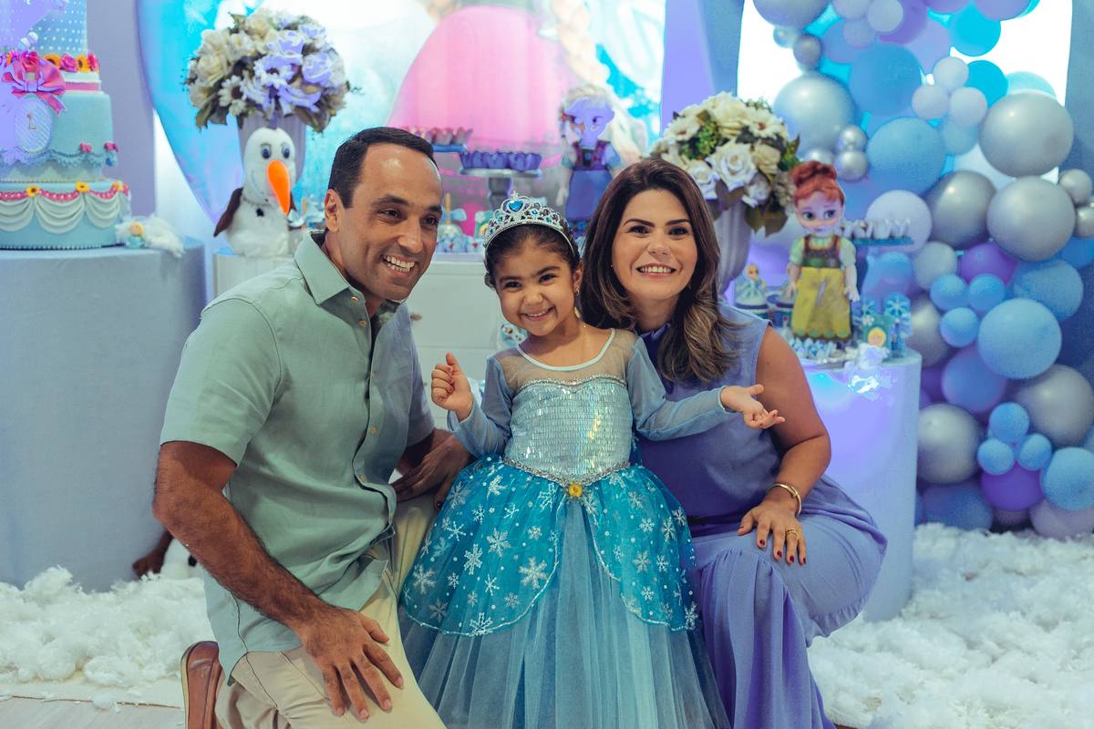 Senhoritas Fotografia aniversário festa infantil criança decoração bolo frozen elsa anna gelo olaf Salvador Bahia Lara 04 anos