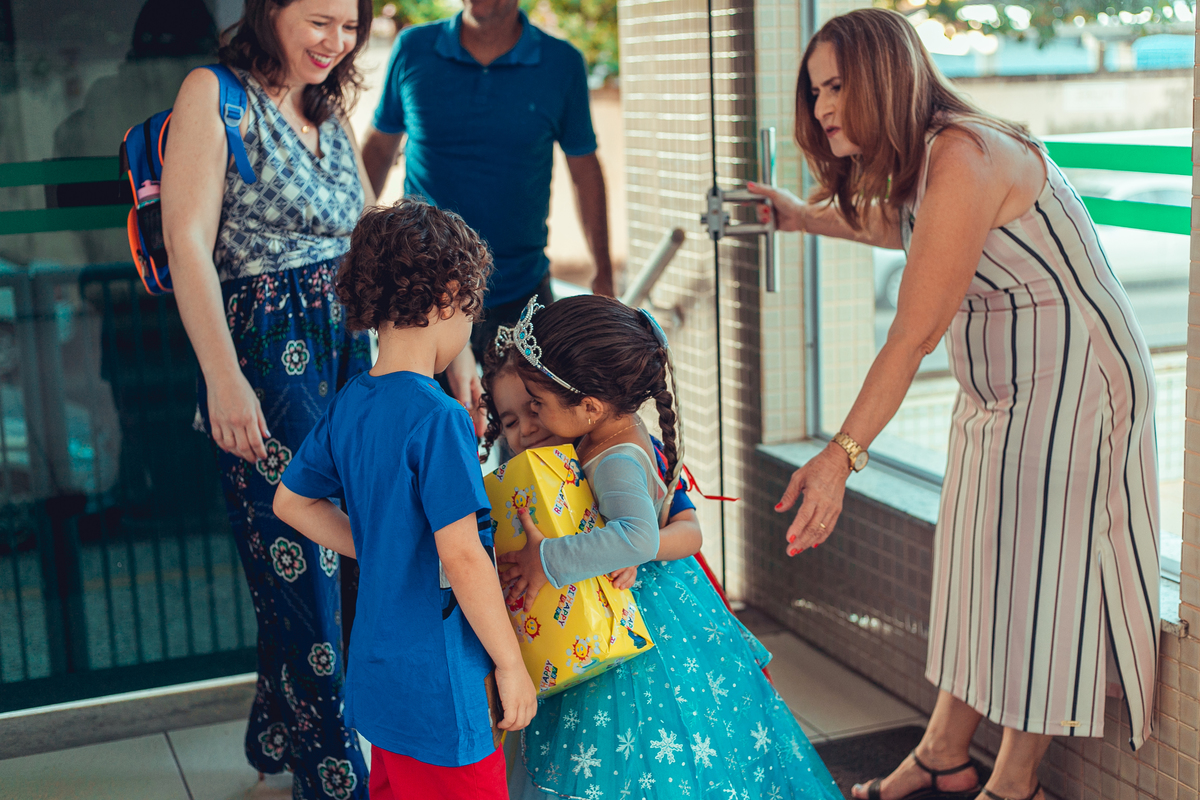 Senhoritas Fotografia aniversário festa infantil criança decoração bolo frozen elsa anna gelo olaf Salvador Bahia Lara 04 anos