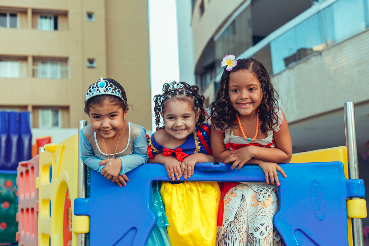 Senhoritas Fotografia aniversário festa infantil criança decoração bolo frozen elsa anna gelo olaf Salvador Bahia Lara 04 anos