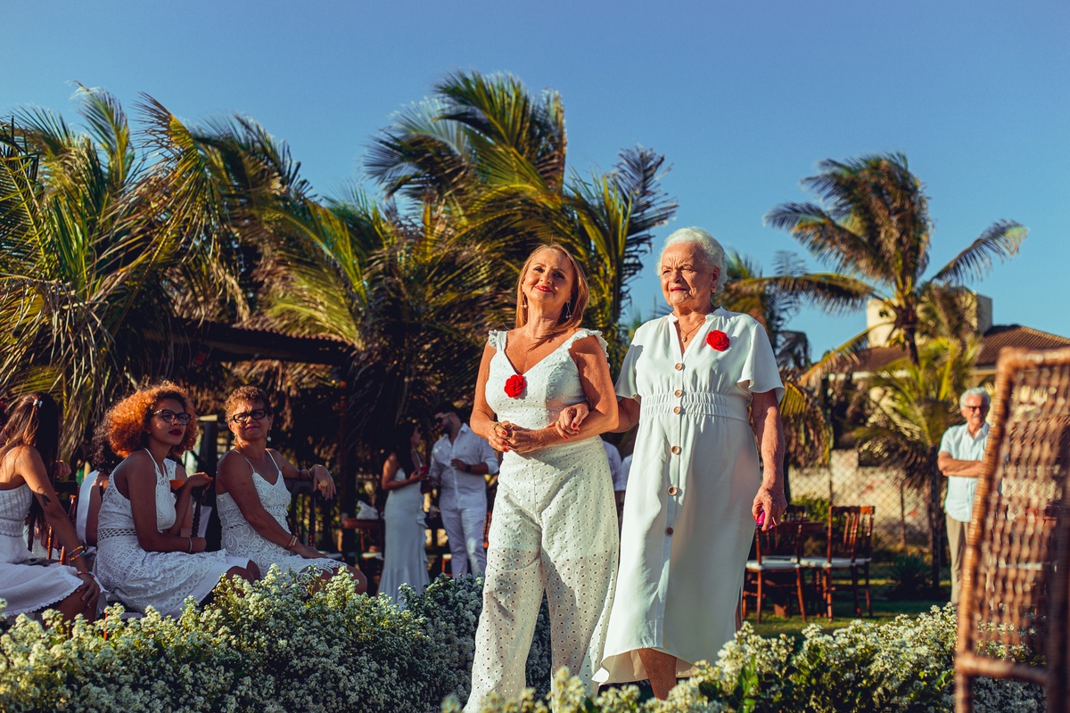 Senhoritas Fotografia casamento gay lésbica homossexual homossexualidade união amor mulher mulheres casal praia villas do atlântico salvador bahia lgbtqiap+ 