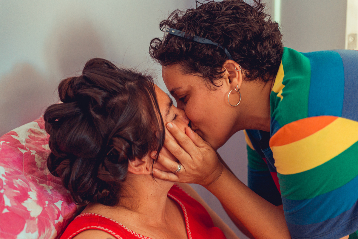 Senhoritas Fotografia casamento gay lésbica homossexual homossexualidade união amor mulher mulheres casal praia villas do atlântico salvador bahia lgbtqiap+ 