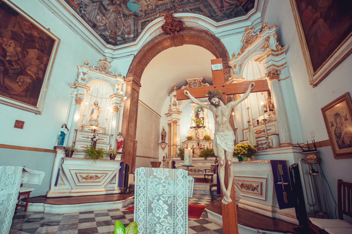 Senhoritas Fotografia Batizado Batismo Igreja Santo Antônio da Barra Salvador Bahia Missa água benta