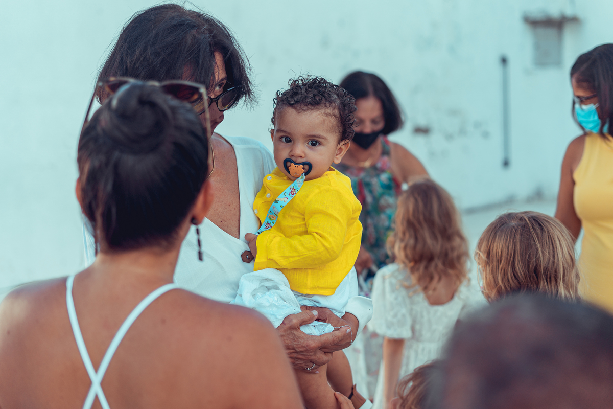 Senhoritas Fotografia Batizado Batismo Igreja Santo Antônio da Barra Salvador Bahia Missa água benta