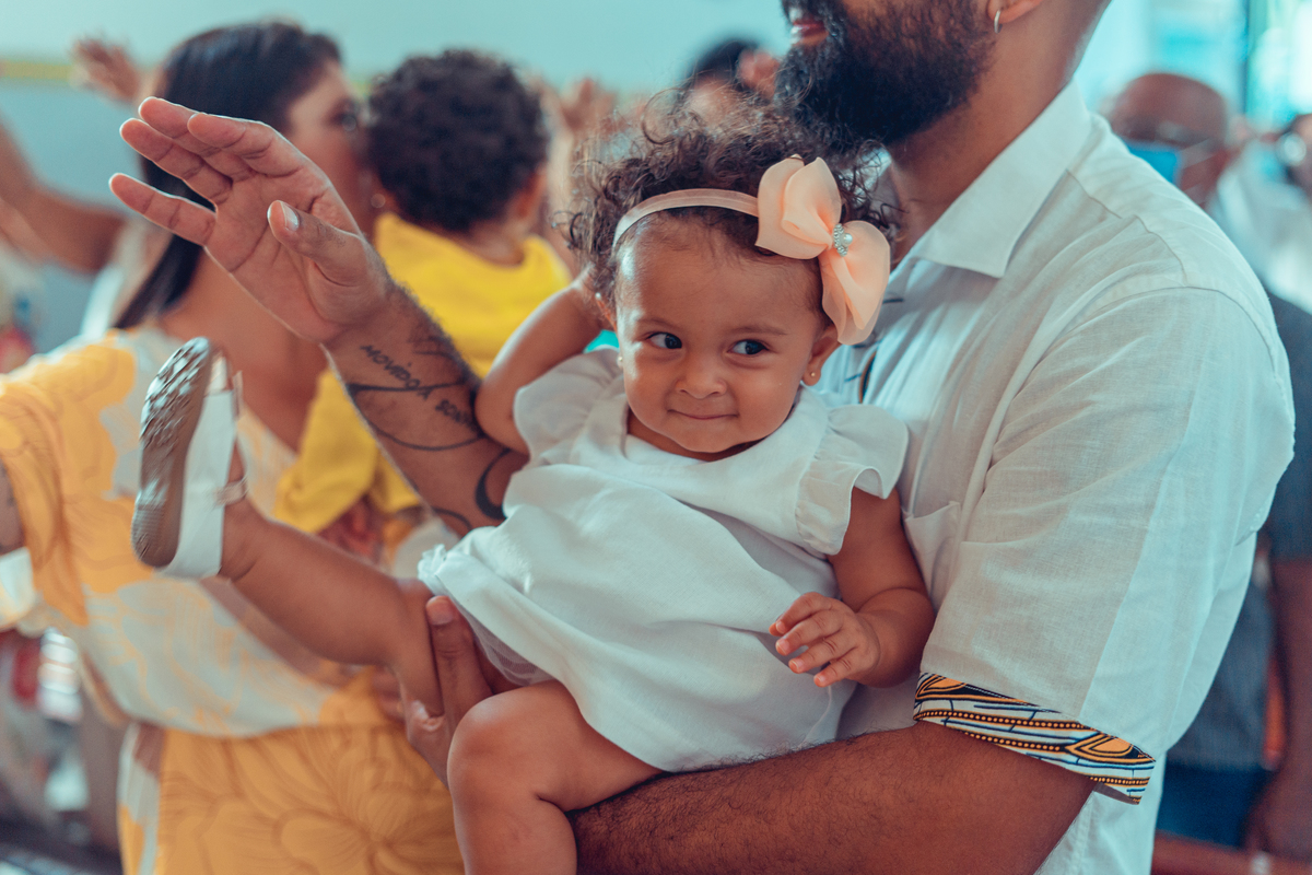 Senhoritas Fotografia Batizado Batismo Igreja Santo Antônio da Barra Salvador Bahia Missa água benta