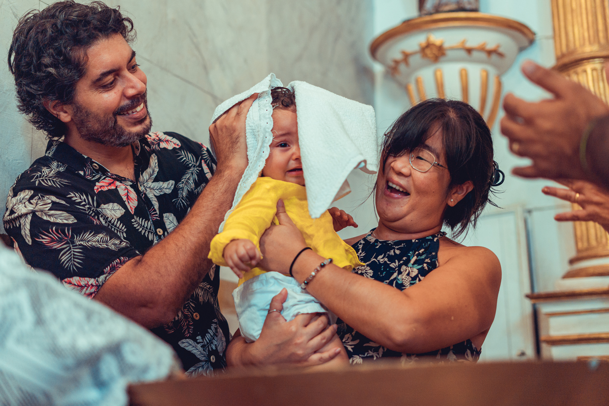 Senhoritas Fotografia Batizado Batismo Igreja Santo Antônio da Barra Salvador Bahia Missa água benta