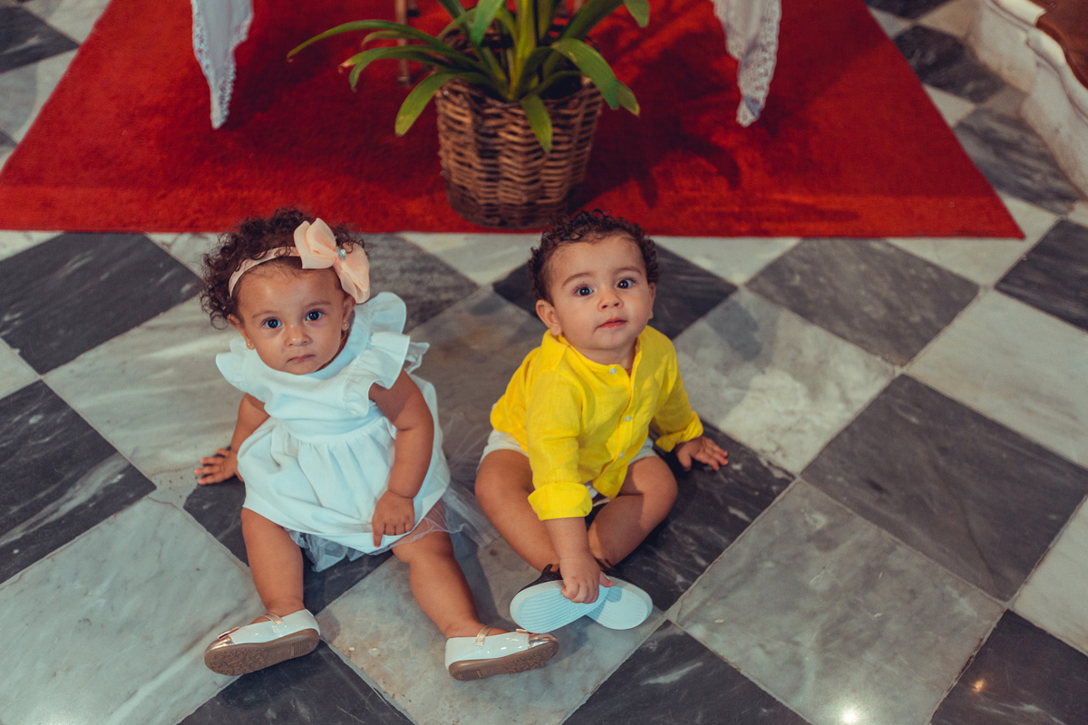 Senhoritas Fotografia Batizado Batismo Igreja Santo Antônio da Barra Salvador Bahia Missa água benta