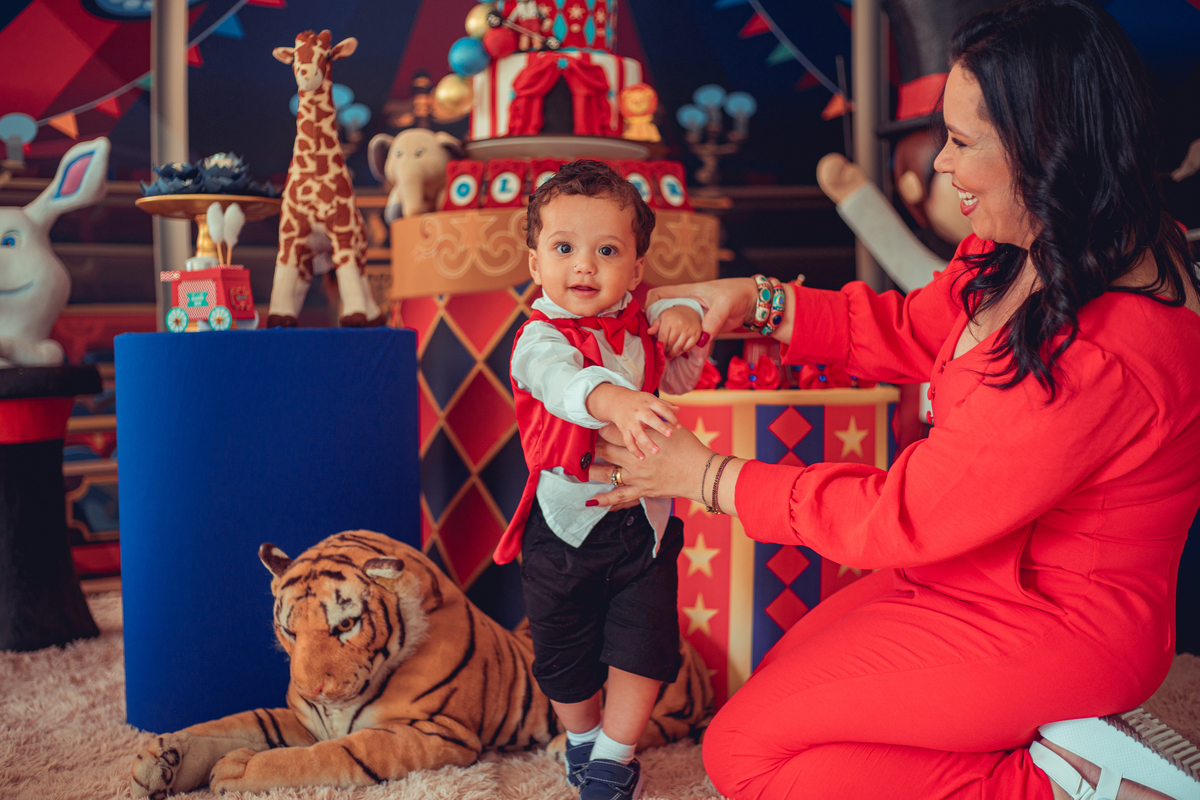 senhoritas fotografia aniversário infantil festa criança festa parabéns evento bebê 01 ano aninho salvador bahia decoração circo palhaço bolo piscina de bolinha