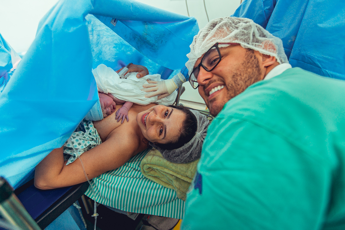 senhoritas fotografia parto cesárea nascimento bebê criança hospital aliança cirurgia marina josé salvador bahia obstetra luciana vieira lopes