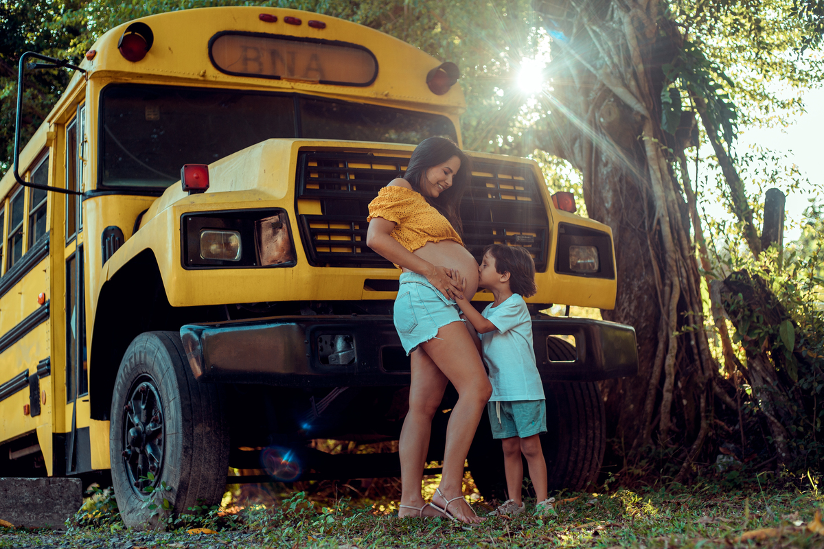 senhoritas fotografia ensaio gestante grávida gravidez praia de inema salvador bahia por do sol céu laranja barriga gestação 9 meses