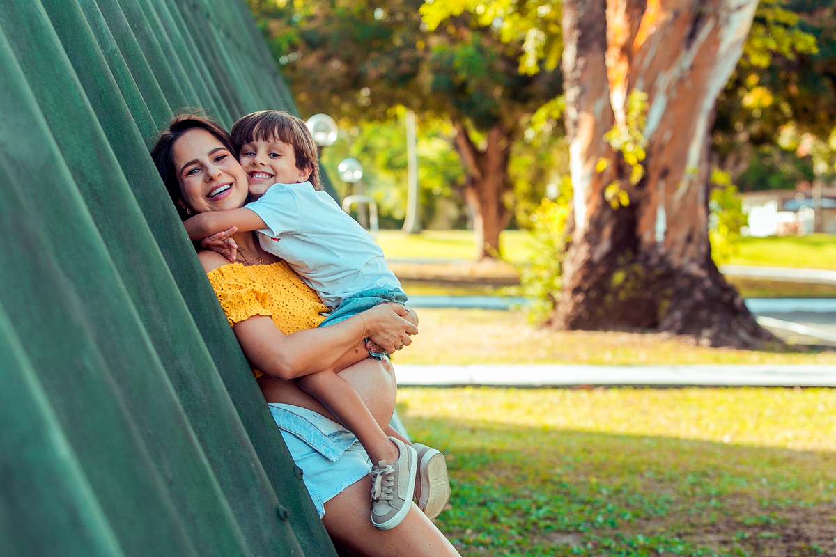 senhoritas fotografia ensaio gestante grávida gravidez praia de inema salvador bahia por do sol céu laranja barriga gestação 9 meses