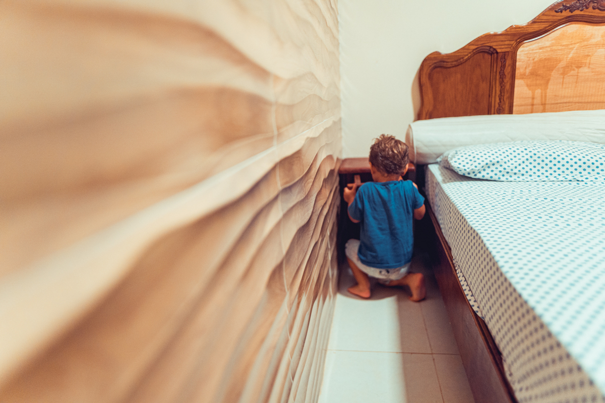 senhoritas fotografia salvador bahia ensaio documental família fotografia foto fotógrafa fotógrafas criança mãe pai filhos pequenos bebê bebês crianças casa residência quintal lazer brincadeira rotina lauro de freitas 