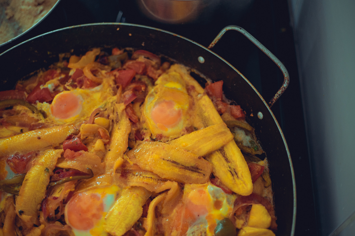 senhoritas fotografia salvador bahia ensaio documental família fotografia foto fotógrafa fotógrafas criança mãe pai filhos pequenos bebê bebês crianças casa residência quintal lazer brincadeira rotina lauro de freitas 