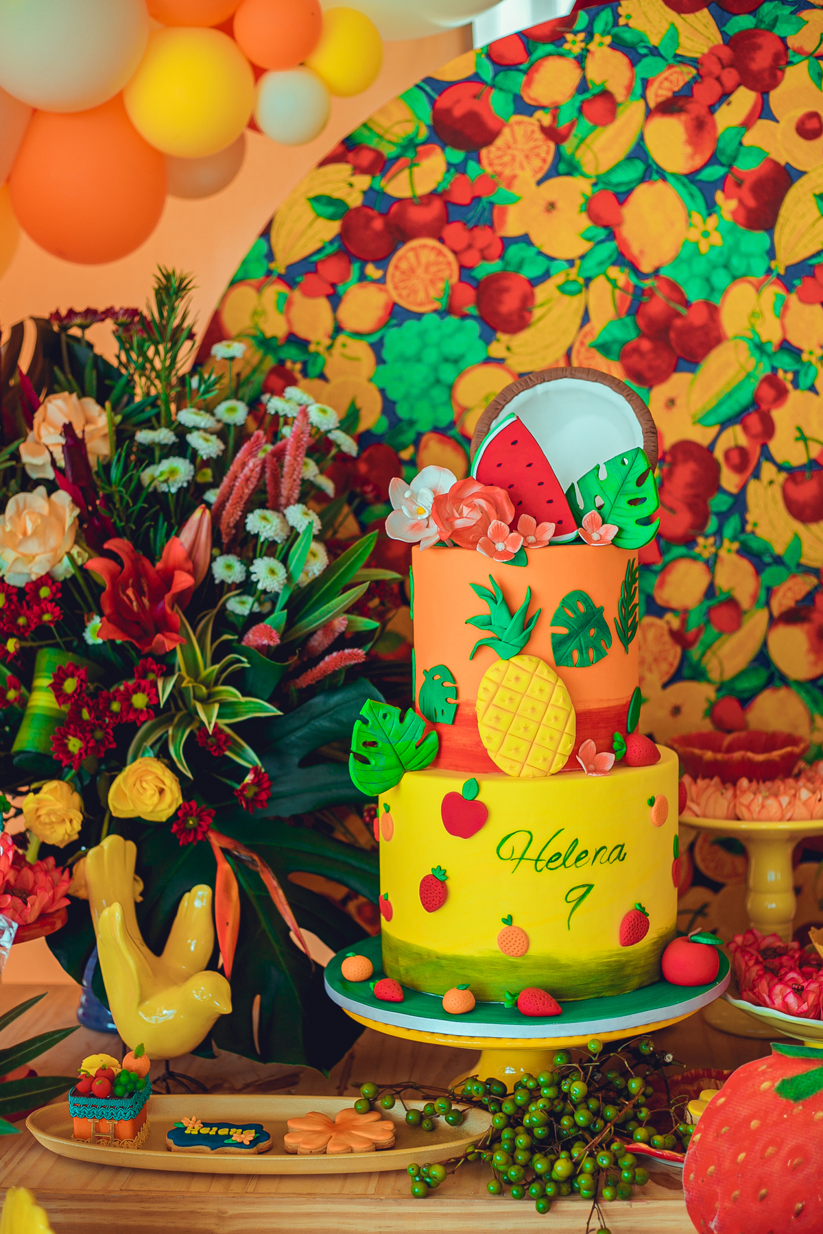 aniversário festa infantil fotografia foto fotógrafas senhoritas fotografia criança pré-adolescente bolo decoração futebol de sabão banho de espuma parabéns animação animador doces pirulito festas afetivas 09 anos menina helena