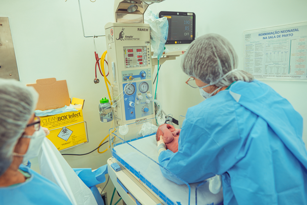 parto humanizado natural normal hospital hospitalar fotógrafa senhoritas fotografia salvador bahia carol peixinho fotografia nascimento bebê gestante grávida iluminare obstetra adriana monteiro doula juci cordeiro hospital aliança