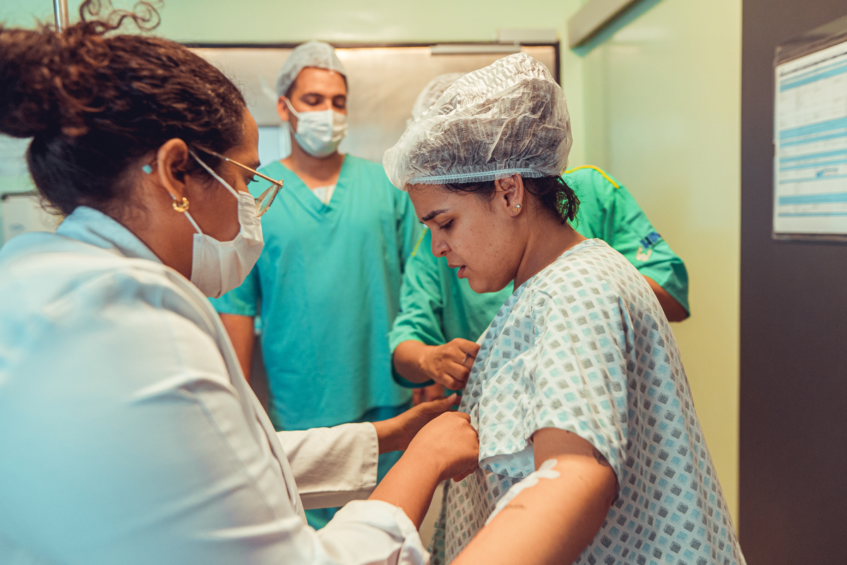 parto humanizado natural normal hospital hospitalar fotógrafa fotógrafas senhoritas fotografia salvador bahia fotografia nascimento bebê gestante grávida casa matris obstetra bruna bittencourt doula saroca hospital aliança