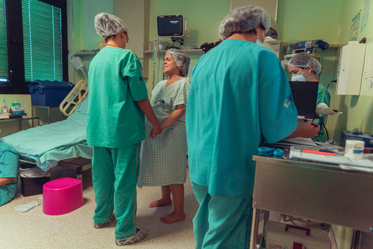 parto humanizado natural normal hospital hospitalar fotógrafa fotógrafas senhoritas fotografia salvador bahia fotografia nascimento bebê gestante grávida casa matris obstetra bruna bittencourt doula saroca hospital aliança