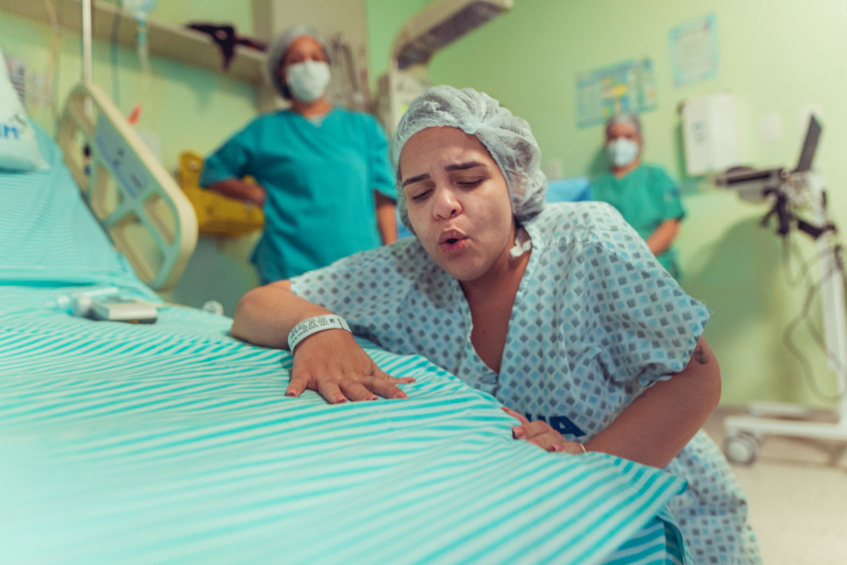 parto humanizado natural normal hospital hospitalar fotógrafa fotógrafas senhoritas fotografia salvador bahia fotografia nascimento bebê gestante grávida casa matris obstetra bruna bittencourt doula saroca hospital aliança
