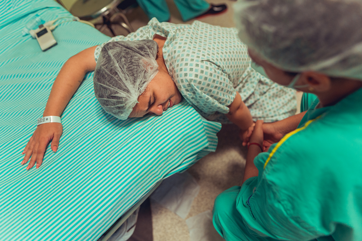 parto humanizado natural normal hospital hospitalar fotógrafa fotógrafas senhoritas fotografia salvador bahia fotografia nascimento bebê gestante grávida casa matris obstetra bruna bittencourt doula saroca hospital aliança